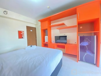 spacious studio apartment at gateway ahmad yani cicadas