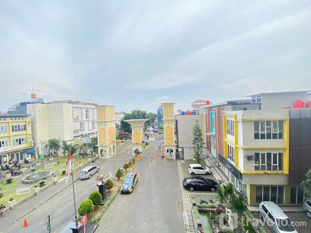 spacious studio apartment at gateway ahmad yani cicadas