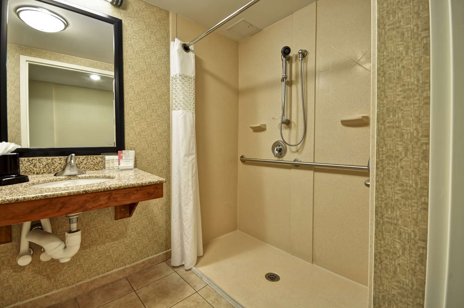 hampton inn chicago gurnee