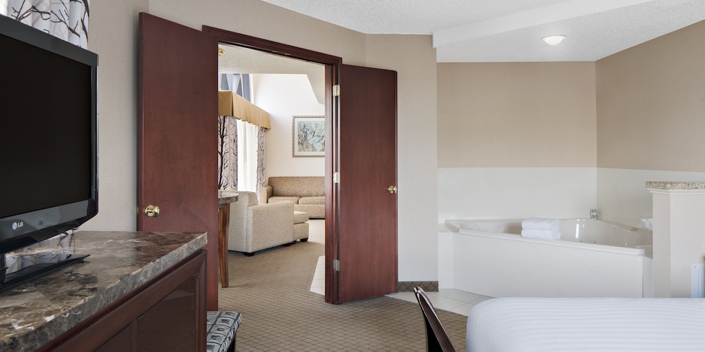 holiday inn express grove city by ihg