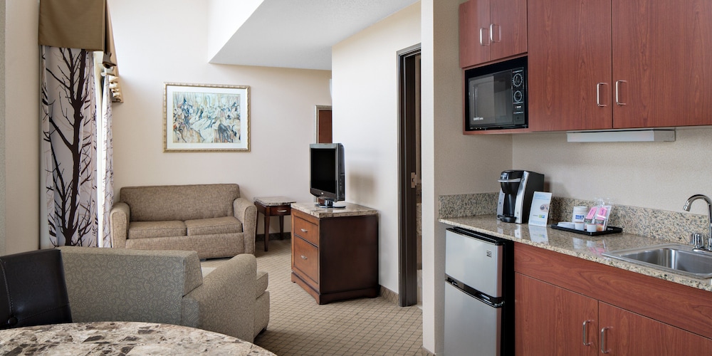 holiday inn express grove city by ihg