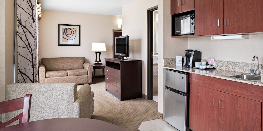 holiday inn express grove city by ihg