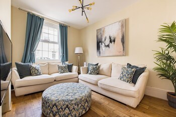 salisbury residences by charles hope