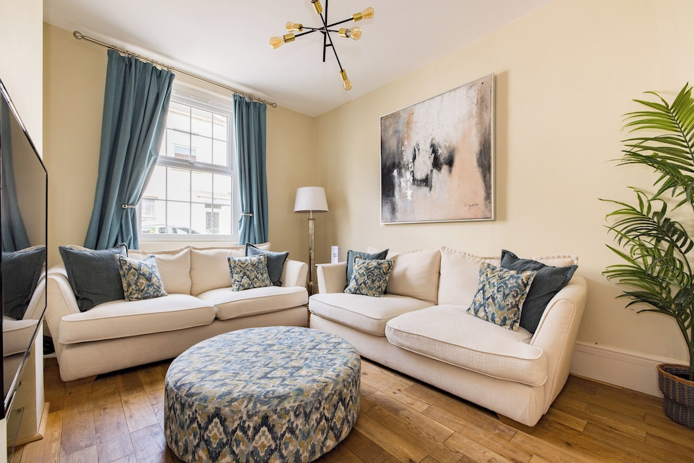 salisbury residences by charles hope