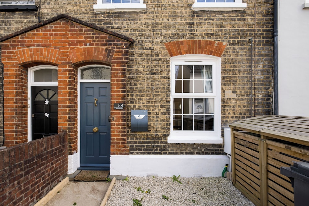 salisbury residences by charles hope