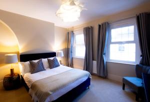 salisbury residences by charles hope