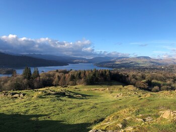 luxury cottage views of the lakes with hot tub