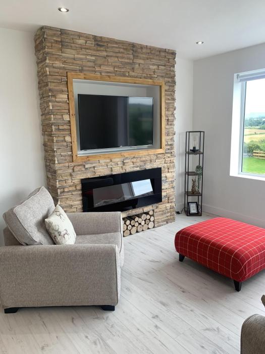 luxury cottage views of the lakes with hot tub