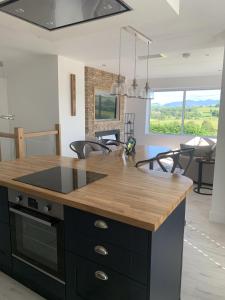 luxury cottage views of the lakes with hot tub