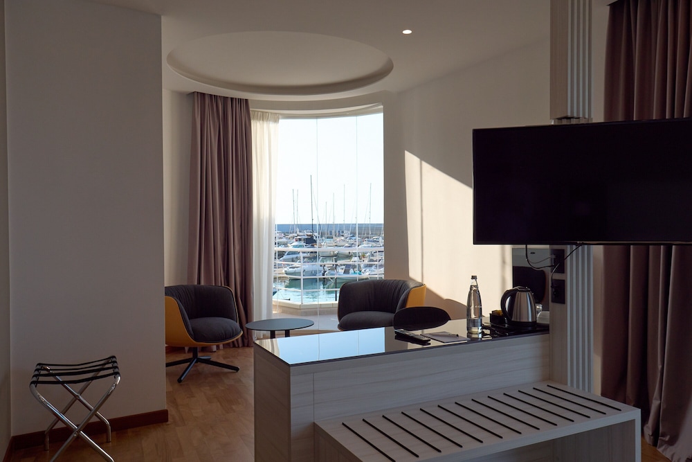 sestante marina motel