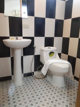 Lucky Inn Residency,205/101-104 Moo 10, Soi Yensabai,2 star
