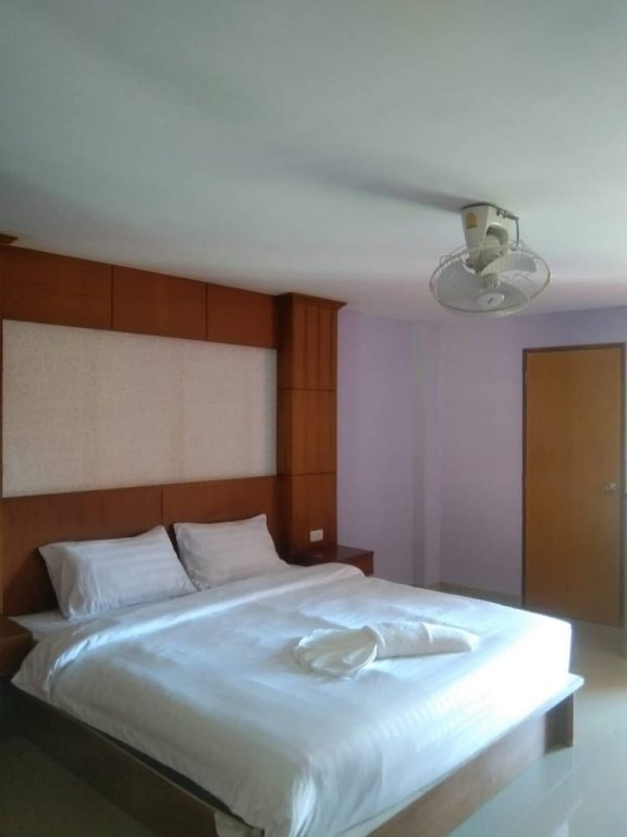 Lucky Inn Residency,205/101-104 Moo 10, Soi Yensabai,2 star