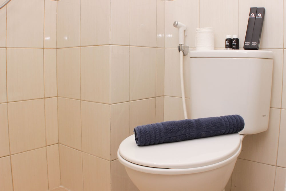 cozy stay studio urbantown karawang apartment