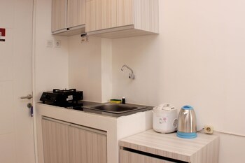 cozy stay studio urbantown karawang apartment