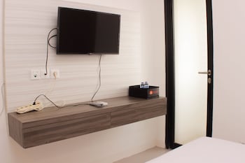 cozy stay studio urbantown karawang apartment