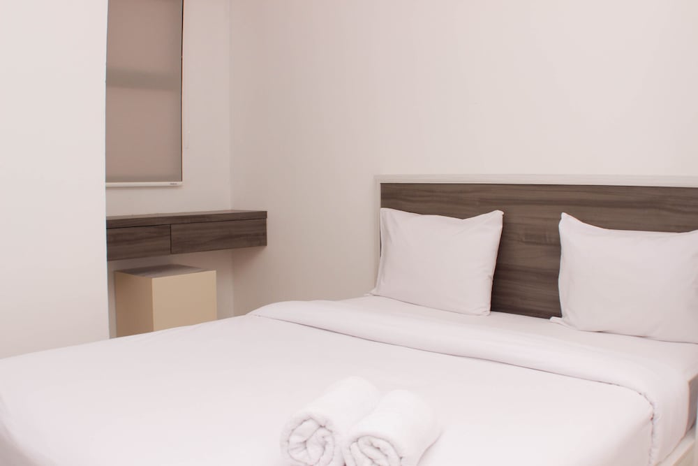 cozy stay studio urbantown karawang apartment