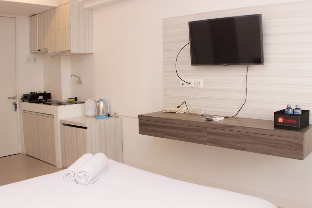 cozy stay studio urbantown karawang apartment