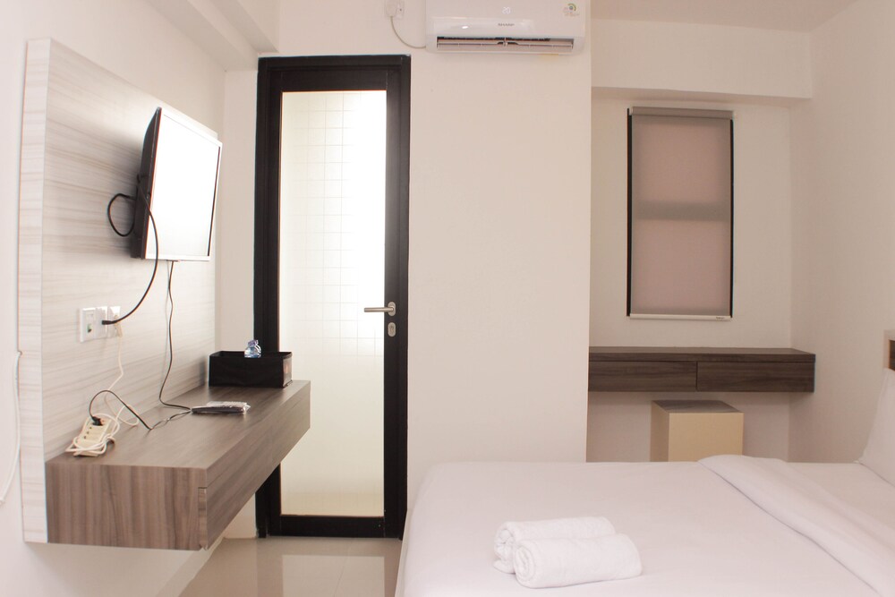 cozy stay studio urbantown karawang apartment