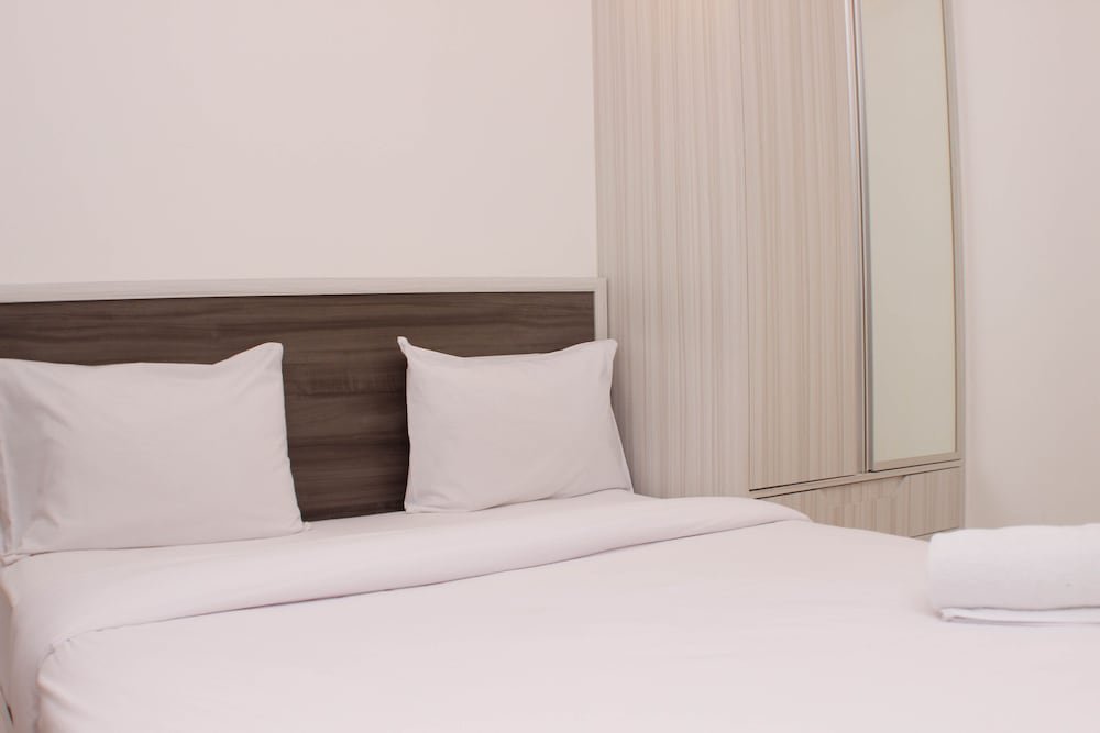 cozy stay studio urbantown karawang apartment