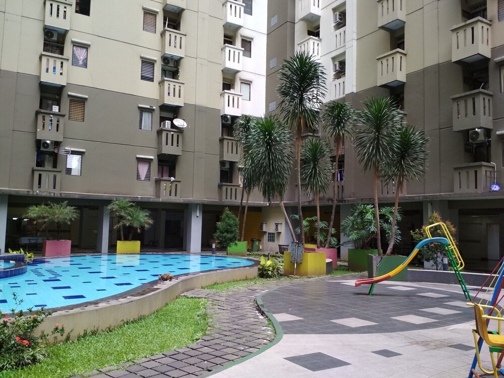 spacious 2br at gateway ahmad yani apartment