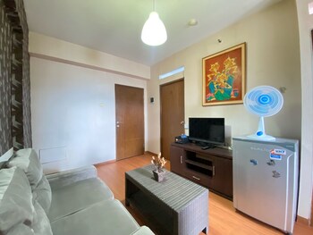 spacious 2br at gateway ahmad yani apartment