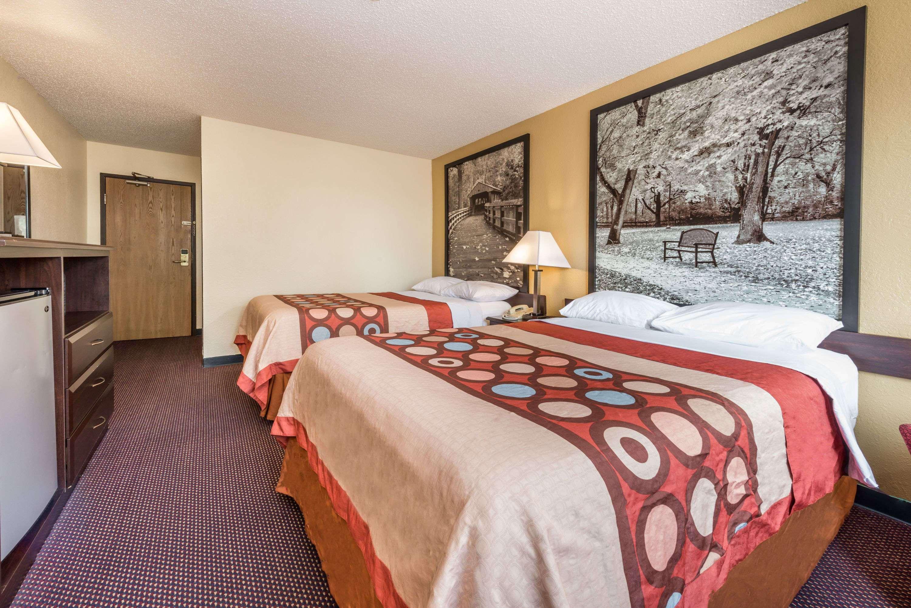 super 8 by wyndham franklin middletown area