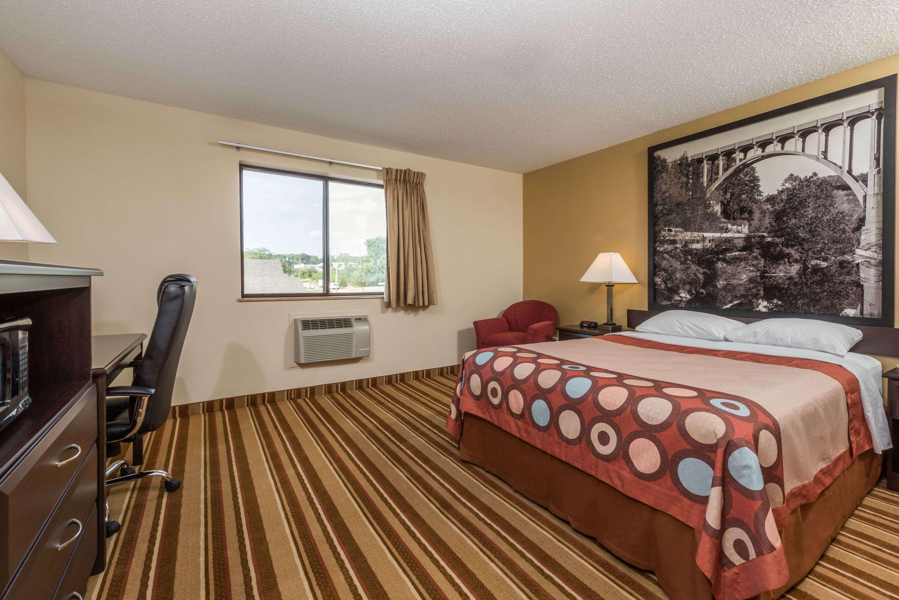 super 8 by wyndham franklin middletown area