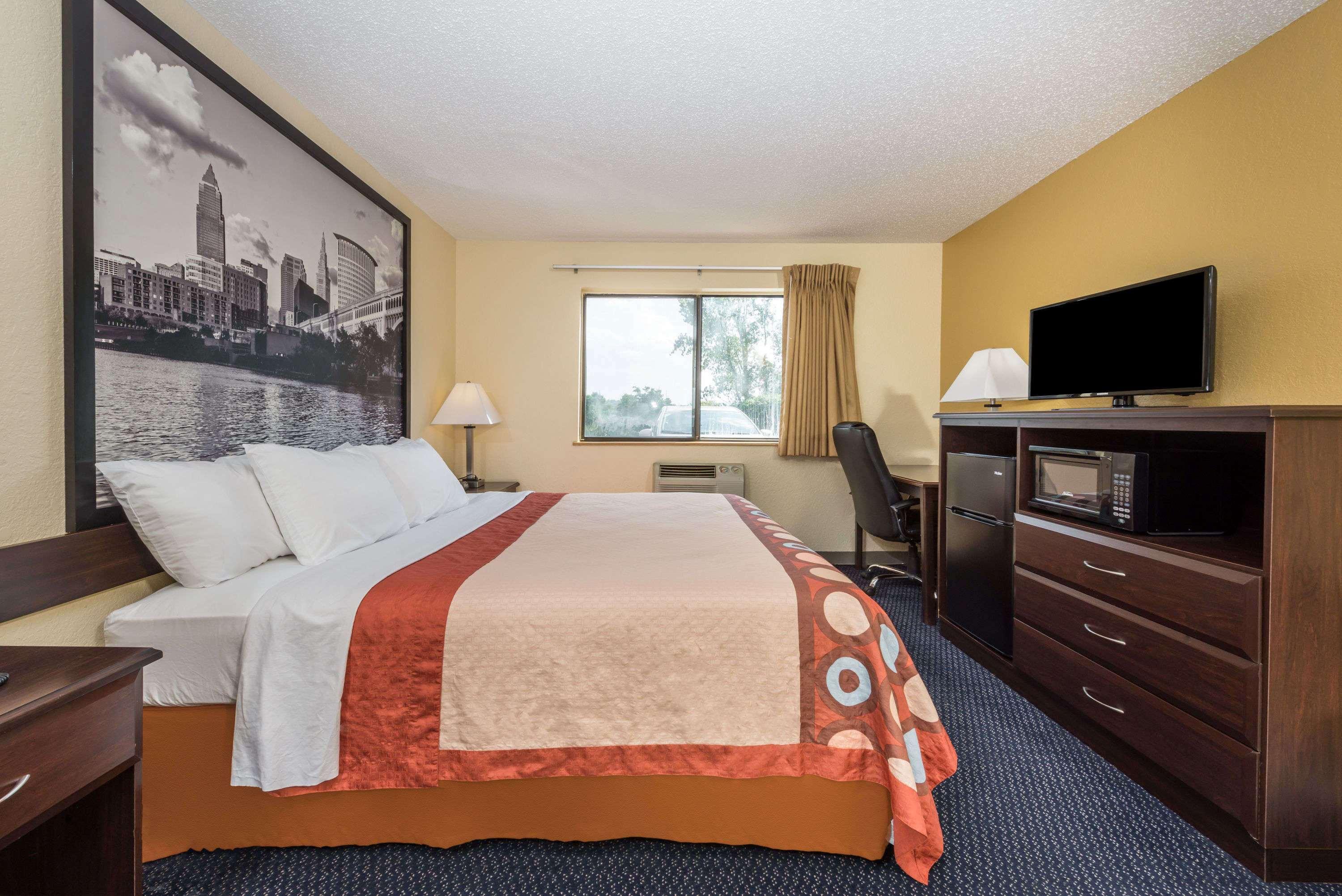 super 8 by wyndham franklin middletown area