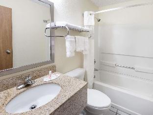 super 8 by wyndham franklin middletown area