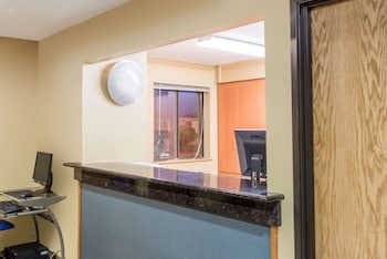 super 8 by wyndham franklin middletown area