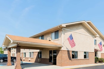 super 8 by wyndham franklin middletown area