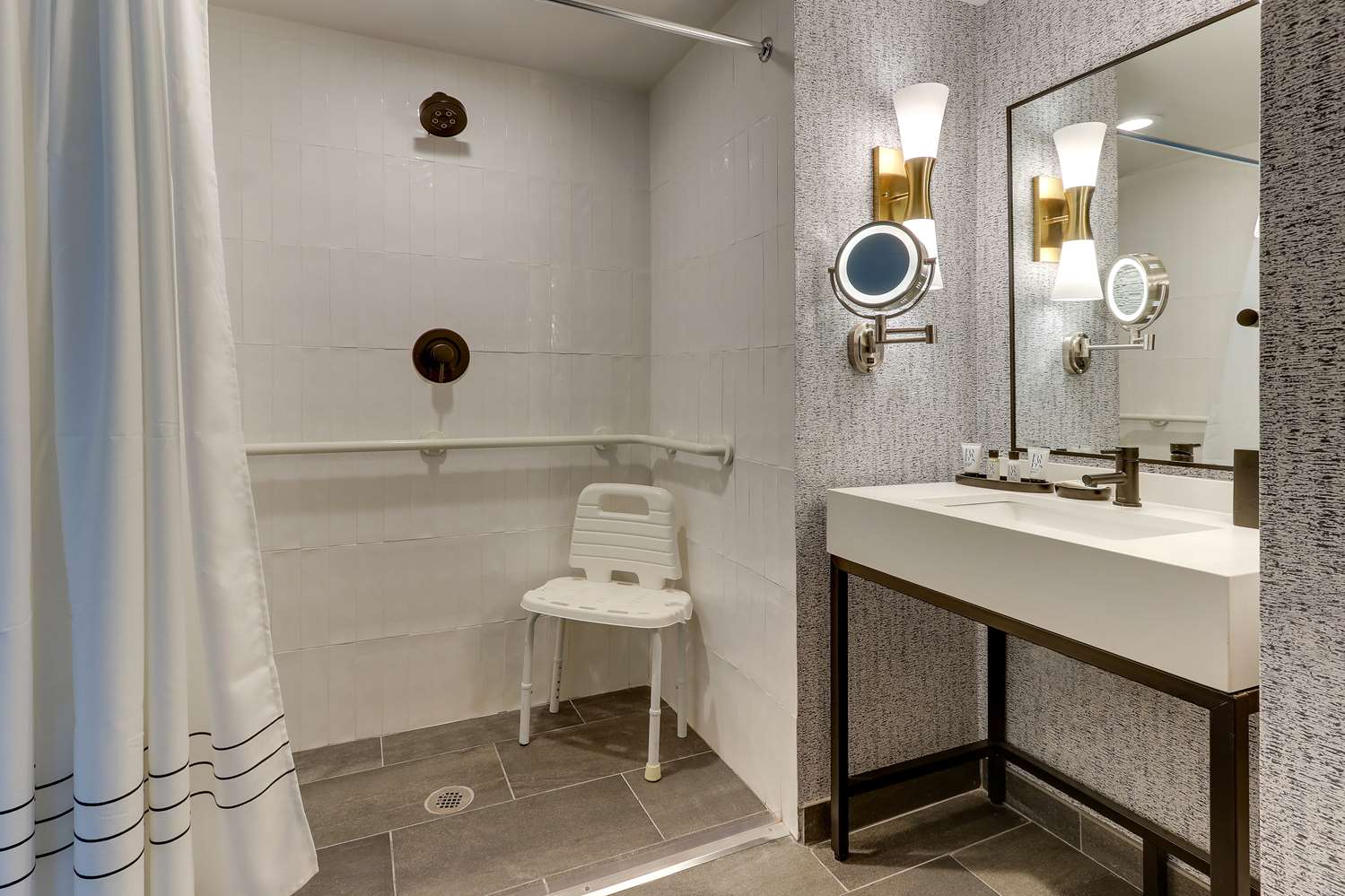 the chattanoogan hotel curio collection by hilton