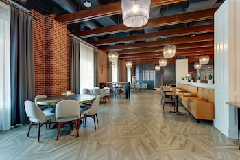 the chattanoogan hotel curio collection by hilton