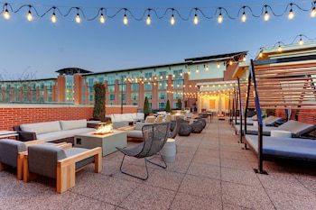 the chattanoogan hotel curio collection by hilton