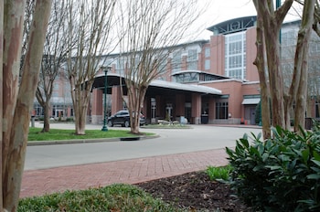 the chattanoogan hotel curio collection by hilton
