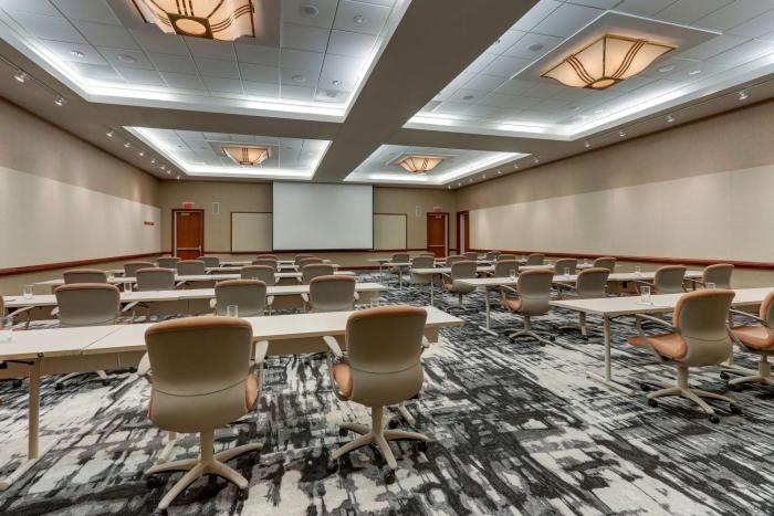 the chattanoogan hotel curio collection by hilton