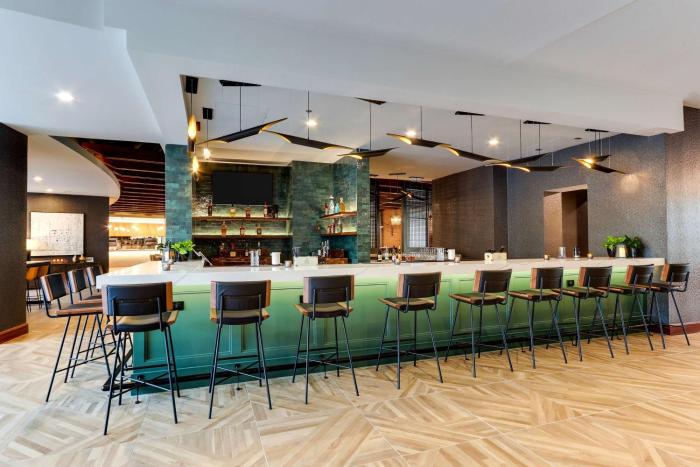 the chattanoogan hotel curio collection by hilton