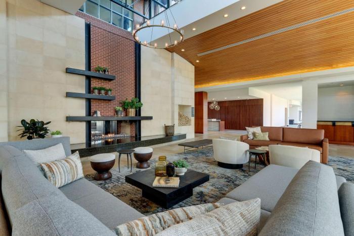 the chattanoogan hotel curio collection by hilton