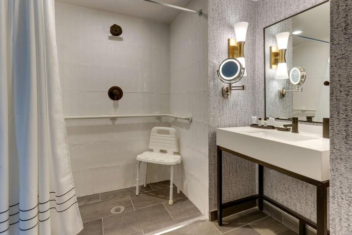 the chattanoogan hotel curio collection by hilton