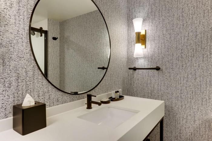 the chattanoogan hotel curio collection by hilton