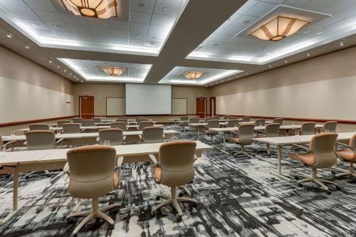 the chattanoogan hotel curio collection by hilton