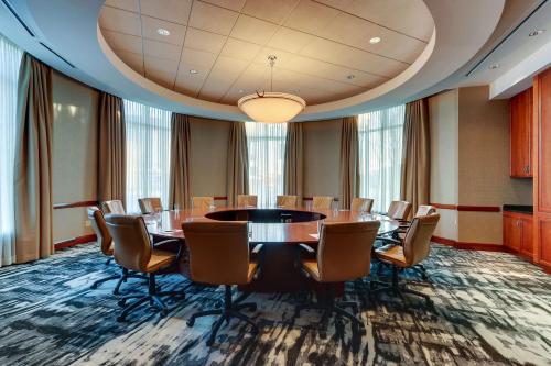 the chattanoogan hotel curio collection by hilton