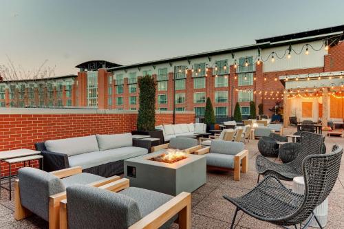 the chattanoogan hotel curio collection by hilton