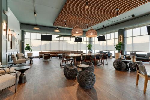 the chattanoogan hotel curio collection by hilton