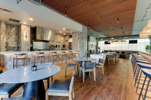 the chattanoogan hotel curio collection by hilton