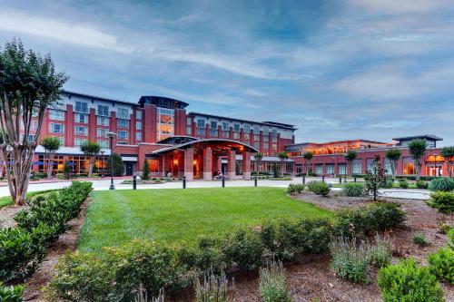 the chattanoogan hotel curio collection by hilton