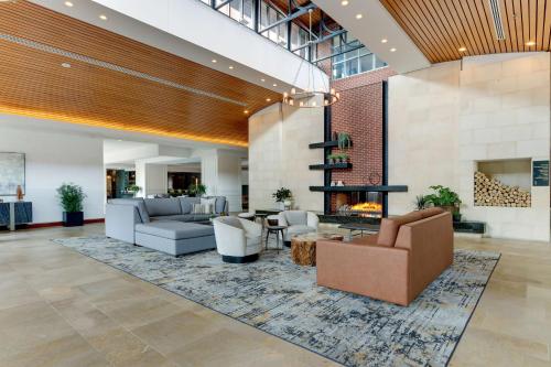 the chattanoogan hotel curio collection by hilton