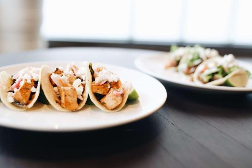 the chattanoogan hotel curio collection by hilton