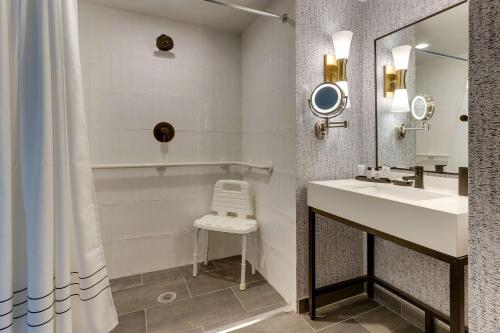 the chattanoogan hotel curio collection by hilton