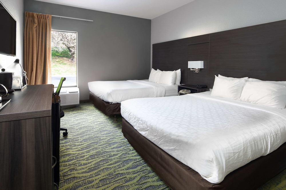 clarion inn near lookout mountain